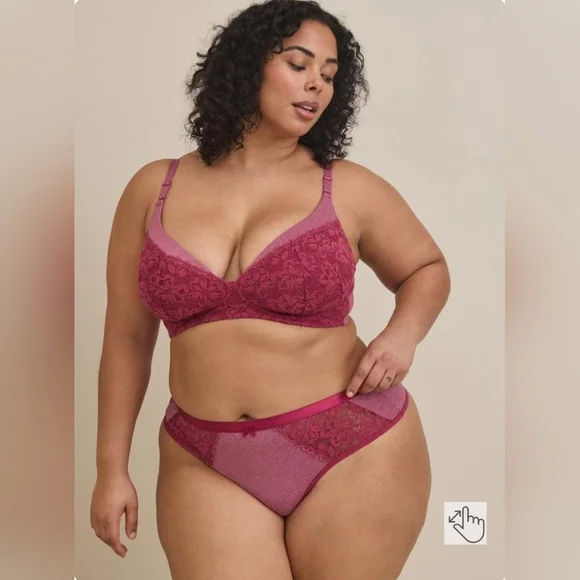 Torrid Dream Wire-Free Plunge Bra - Picture 3 of 4